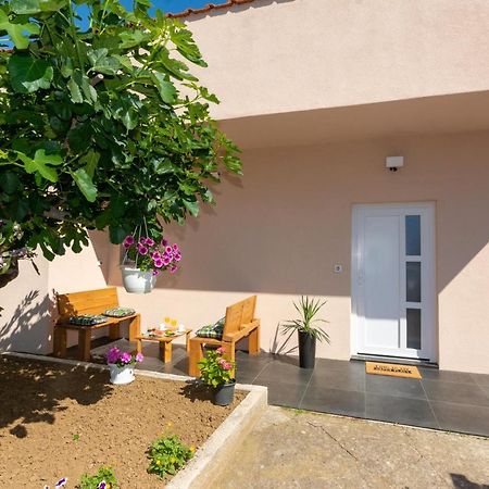 Lovely Apartment M&K In Peaceful Area - Zadar Luaran gambar