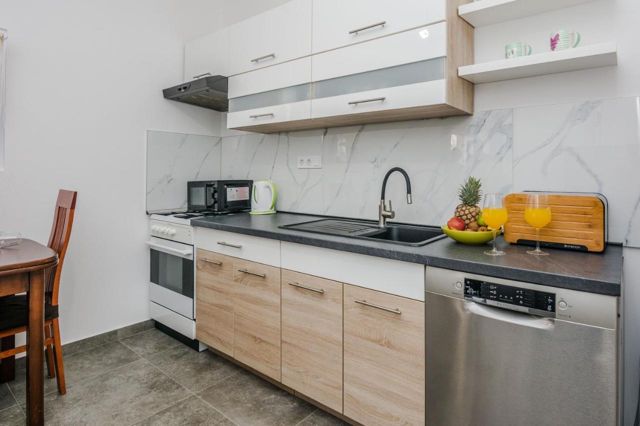 Lovely Apartment M&K In Peaceful Area - Zadar Luaran gambar