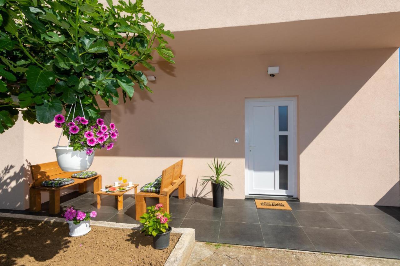Lovely Apartment M&K In Peaceful Area - Zadar Luaran gambar