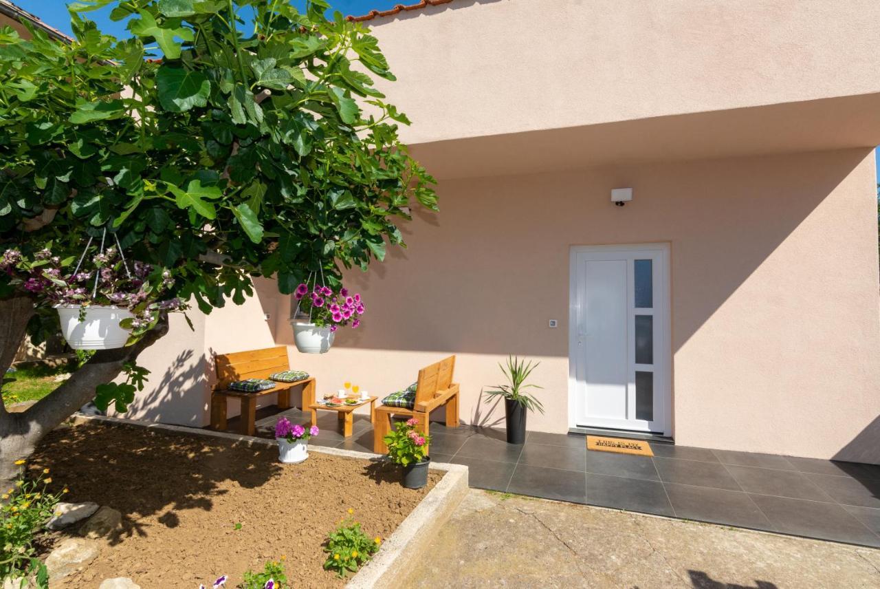 Lovely Apartment M&K In Peaceful Area - Zadar Luaran gambar
