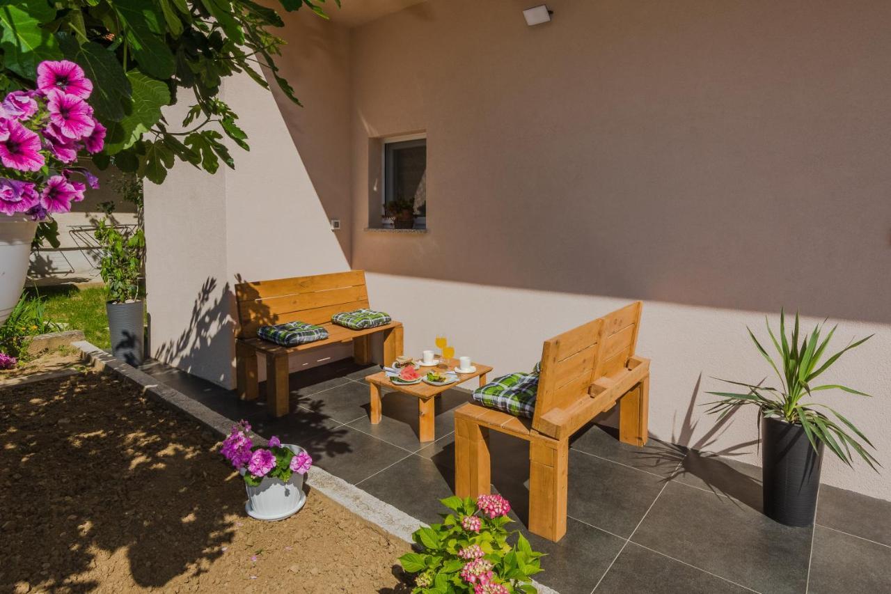 Lovely Apartment M&K In Peaceful Area - Zadar Luaran gambar