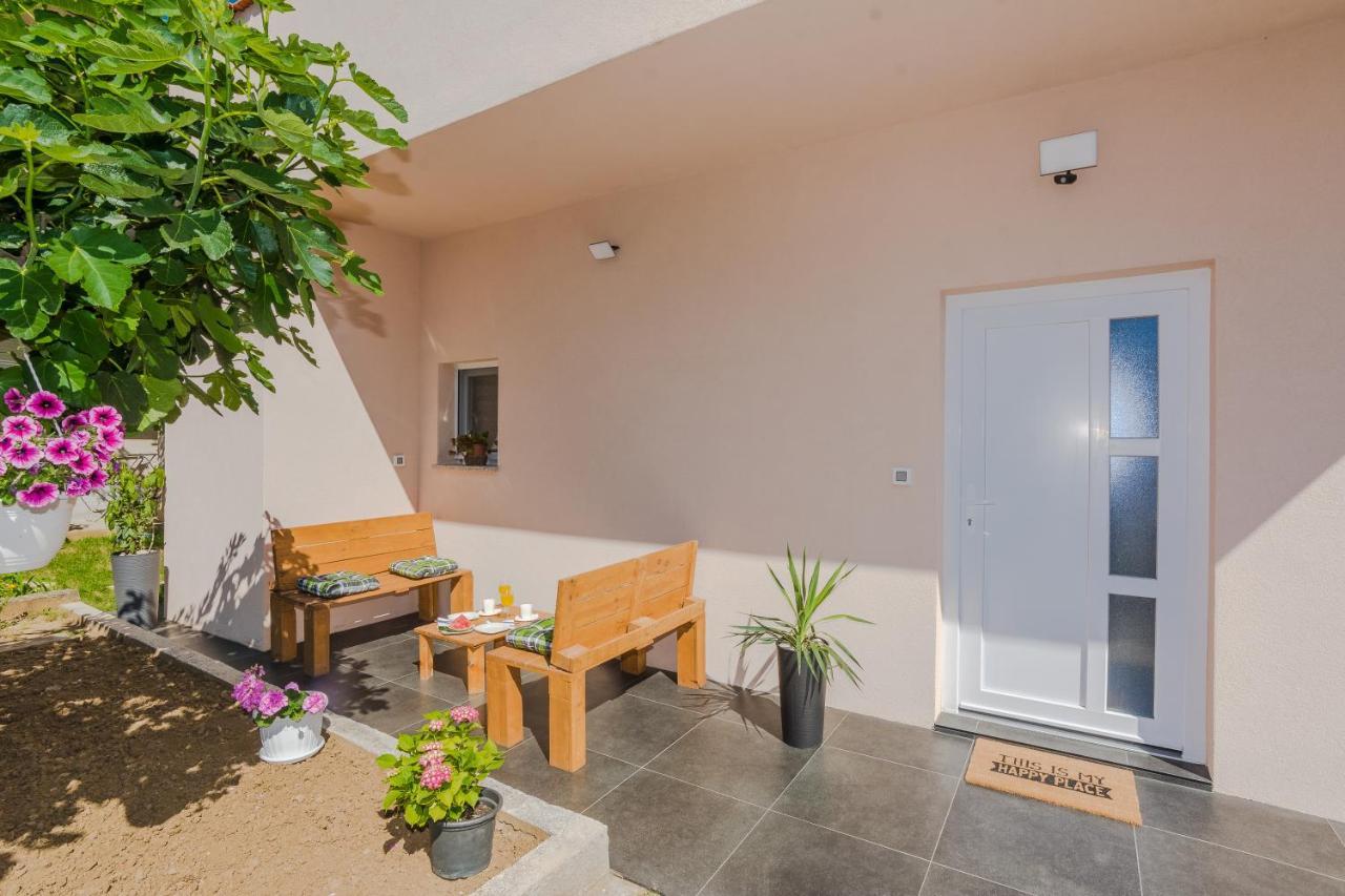 Lovely Apartment M&K In Peaceful Area - Zadar Luaran gambar